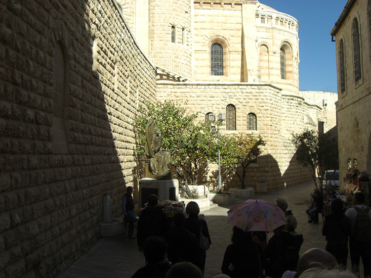 На горе Сион у могилы Царя Давида